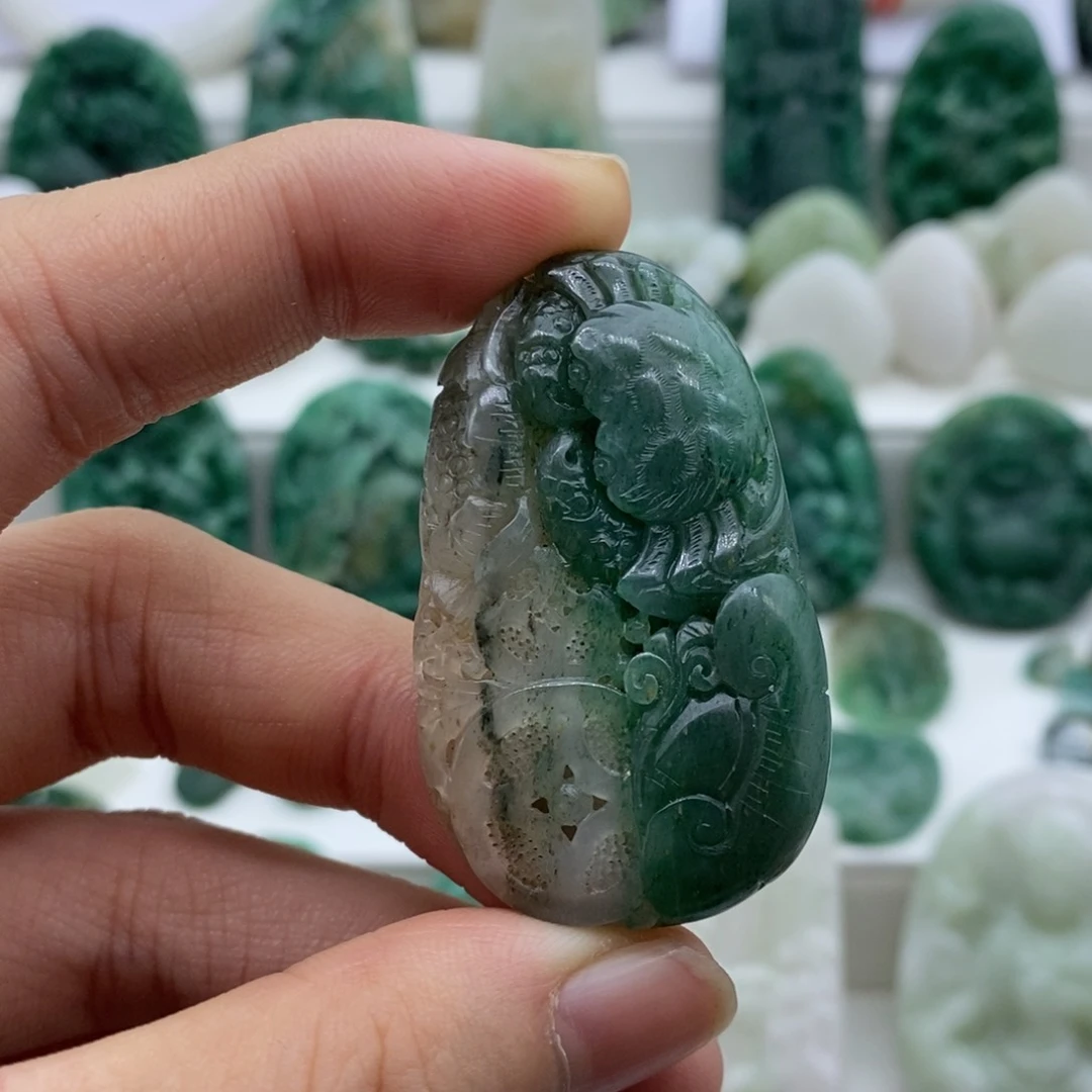 独山玉颈饰未镶嵌