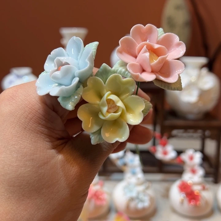 手工精致陶瓷摆件
