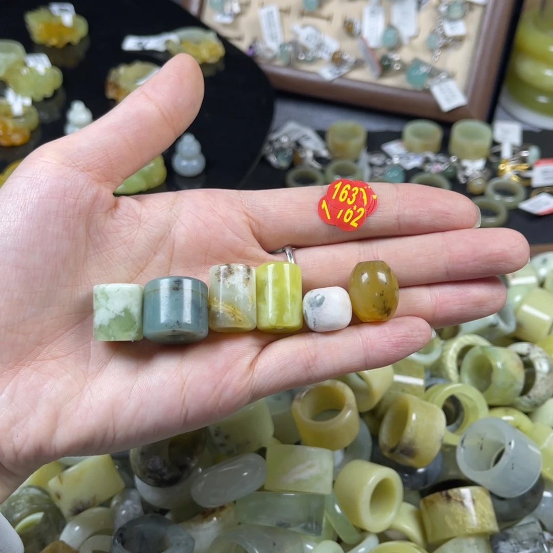 阿***娴蛇纹石玉未镶嵌戒指