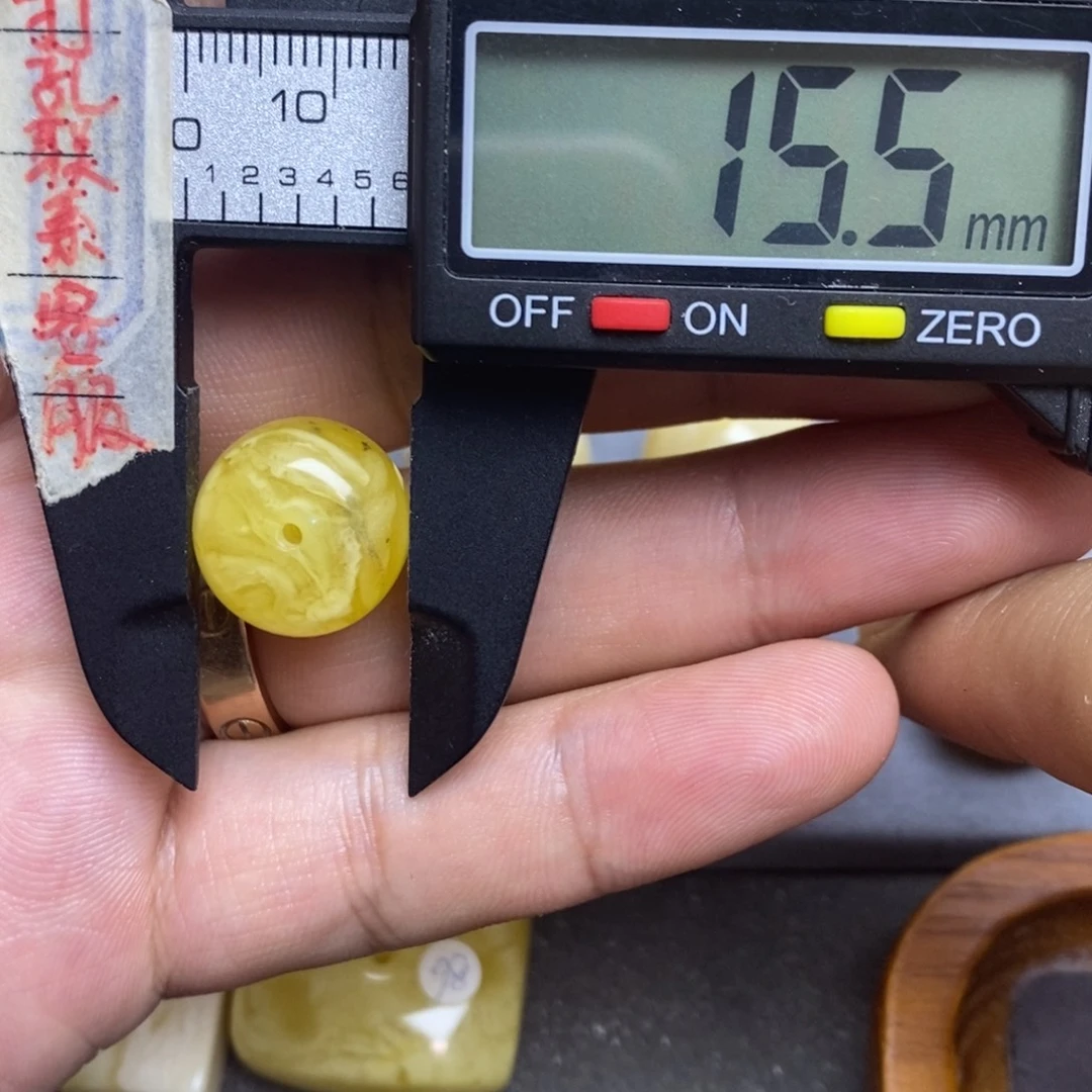 裸石蜜蜡未镶嵌15.5x12.9瑕疵墩子