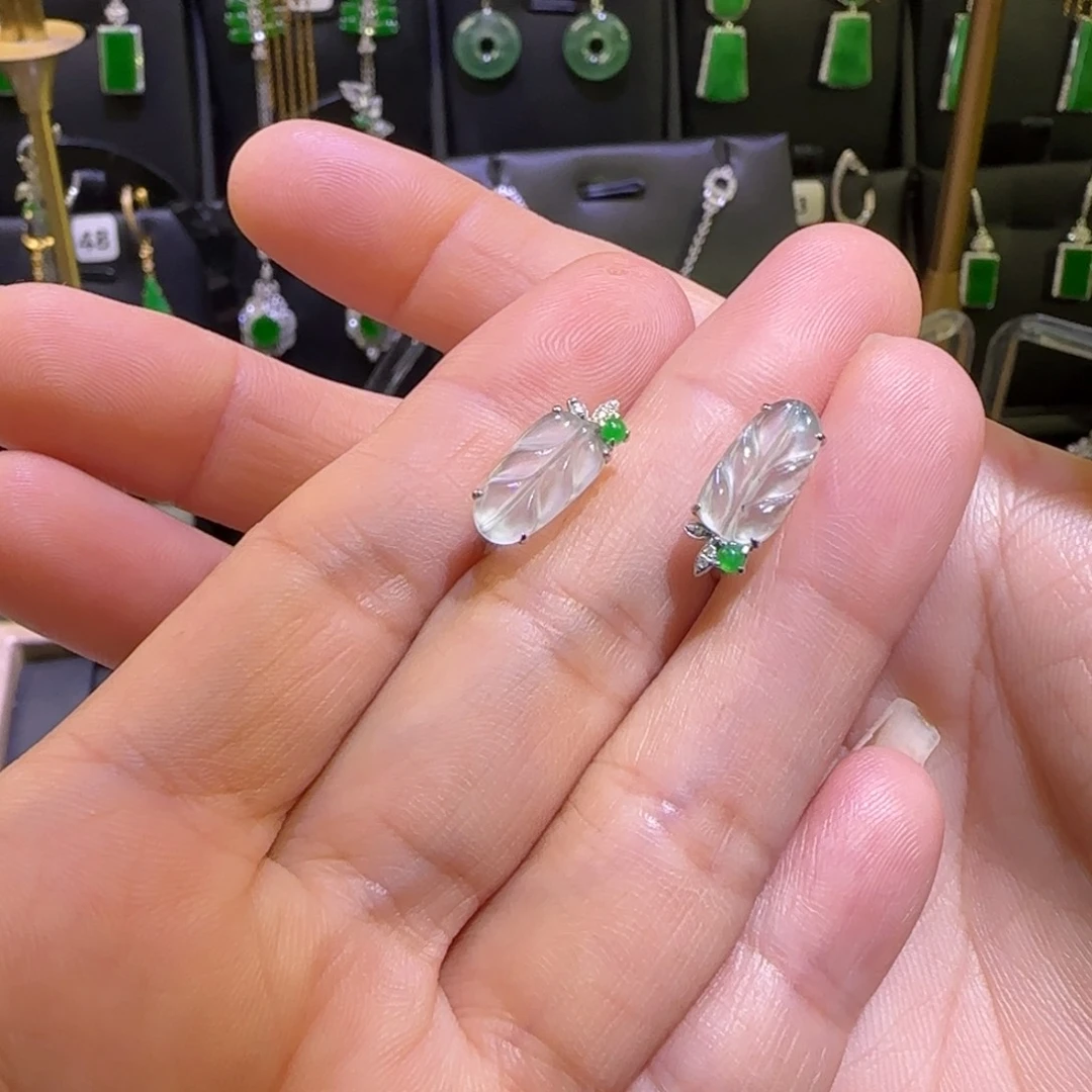 翡翠18K金镶嵌颈饰耳包
