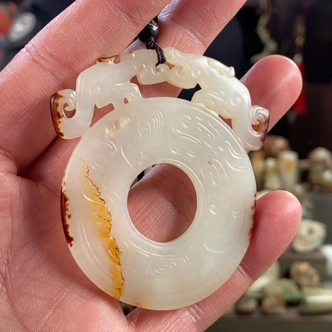 和田玉挂件未镶嵌井****?