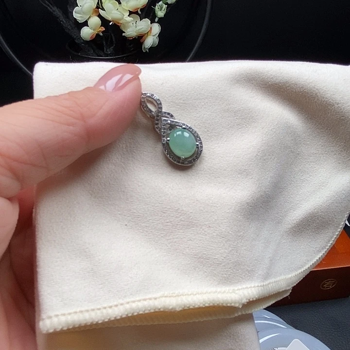 翡翠未镶嵌颈饰慕石珠宝