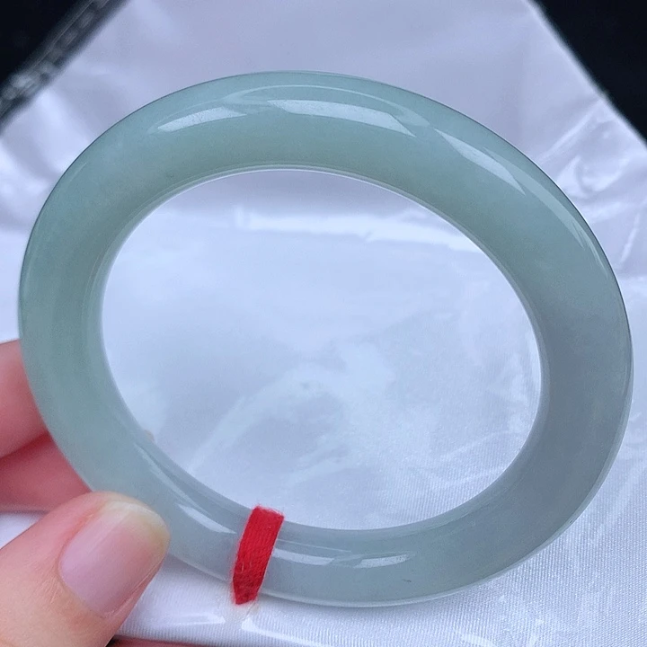 未镶嵌手镯（圆镯）翡翠天然