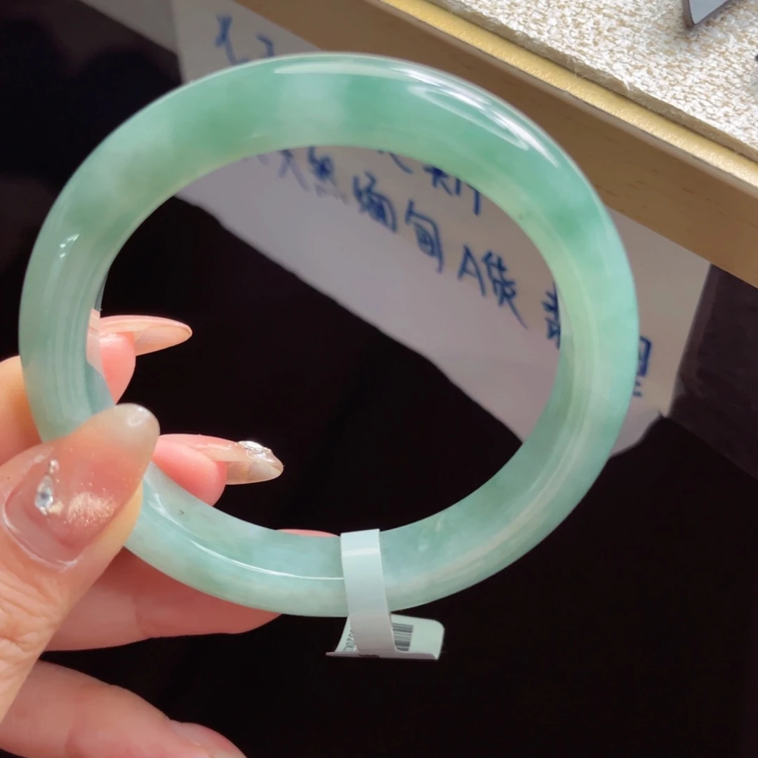 翡翠未镶嵌手镯手镯