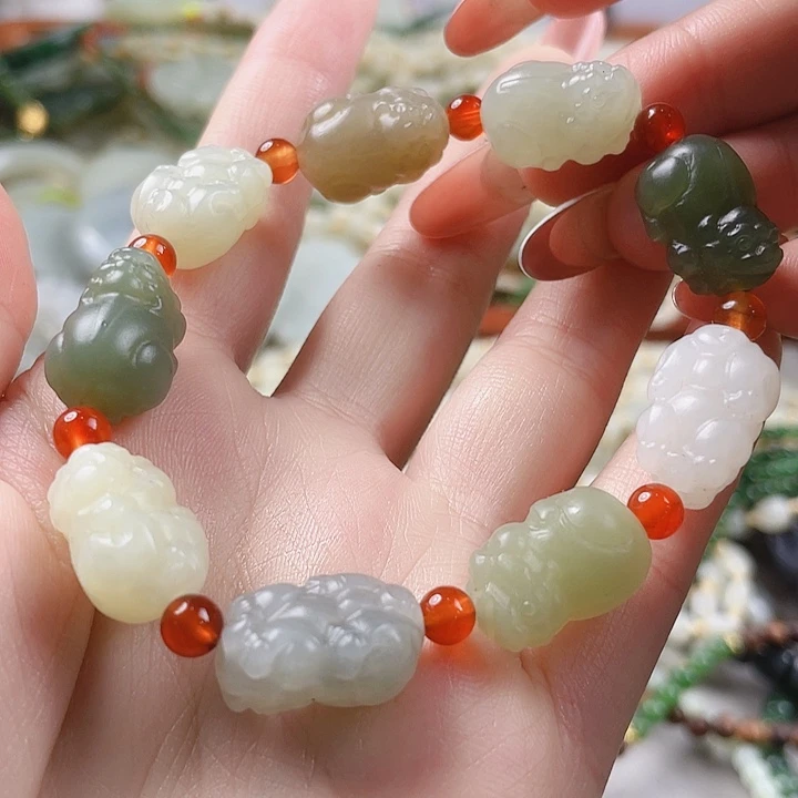 未镶嵌和田玉挂件