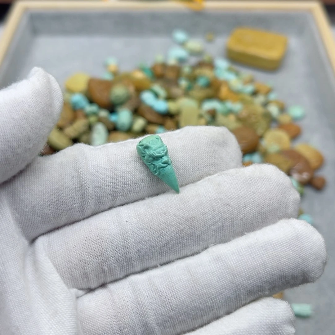 绿松石挂件未镶嵌奈****岸