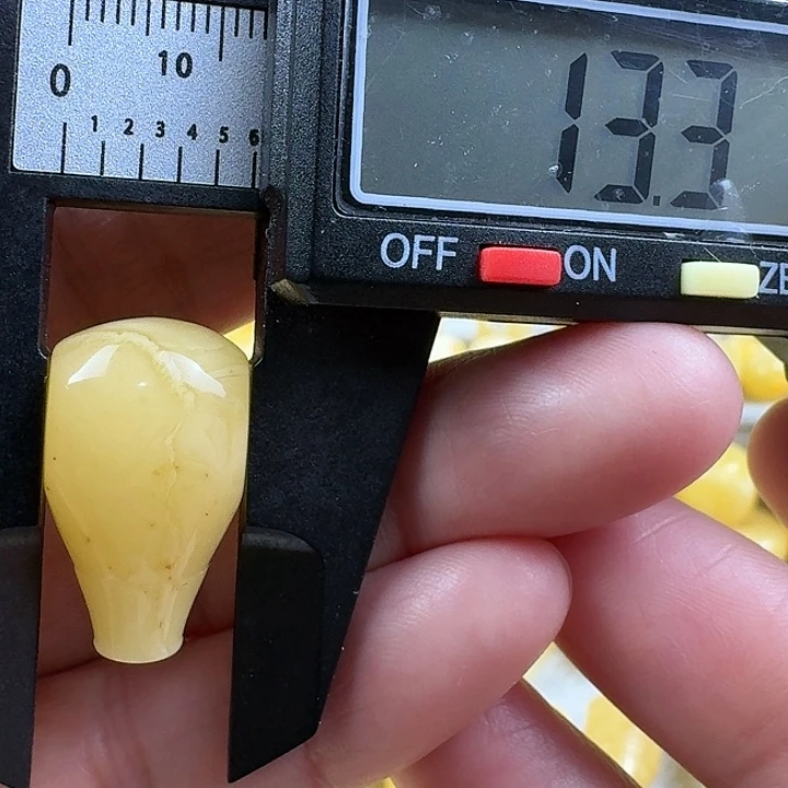 蜜蜡未镶嵌裸石20杂