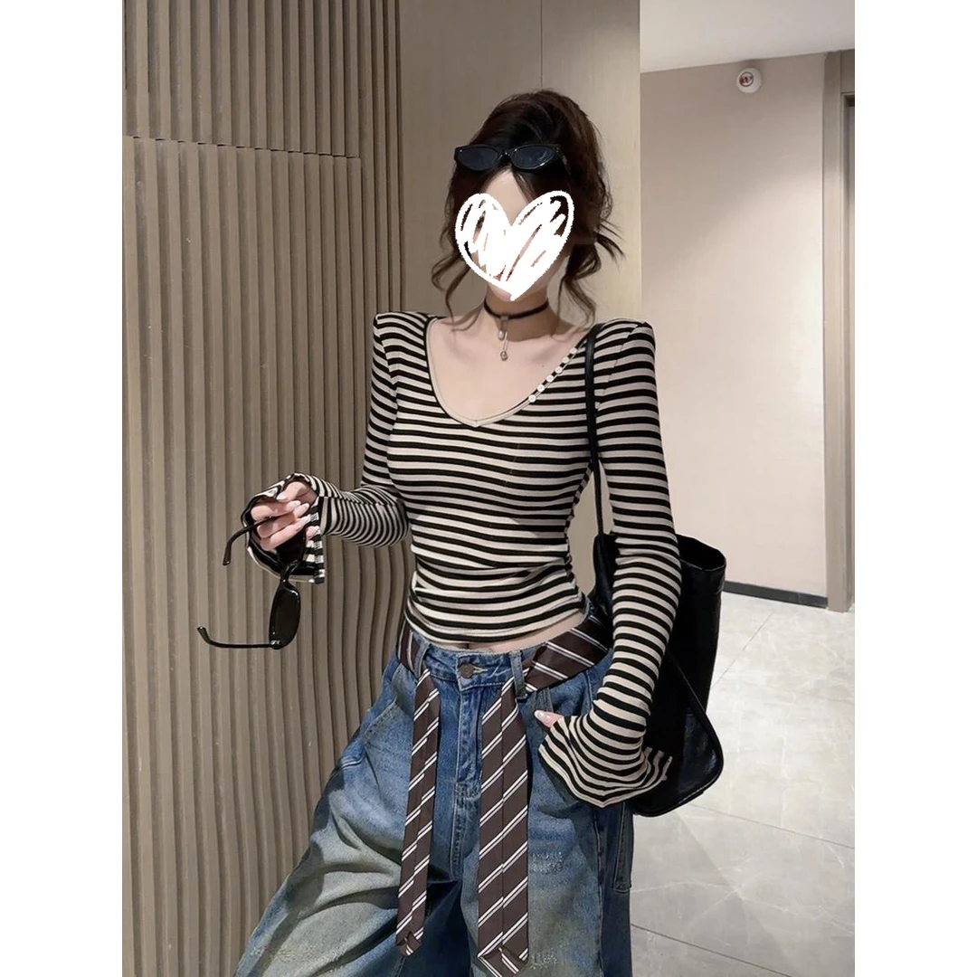 纯欲风V领长袖T恤女2025早秋新款韩版设计打底衫女款爆款2025新款