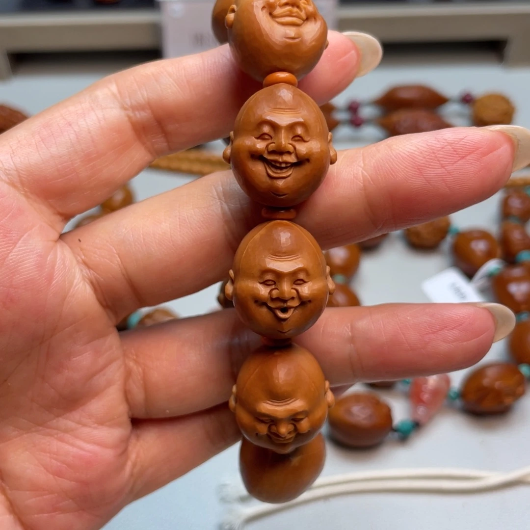 吊坠橄榄核大师兄笑佛