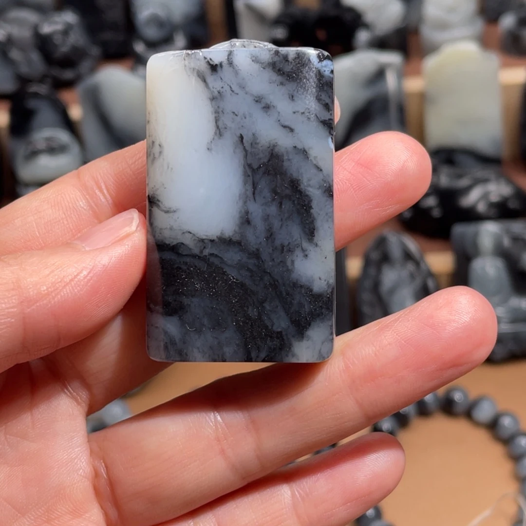 颈饰未镶嵌和田玉飞**渔