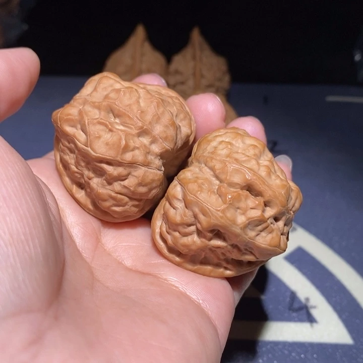 文玩核桃吊坠蛤蟆头
