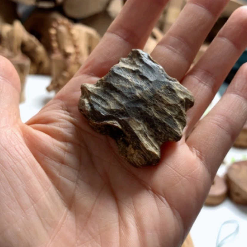 【闪购商品】木ℳ****原汁原味沉木香块