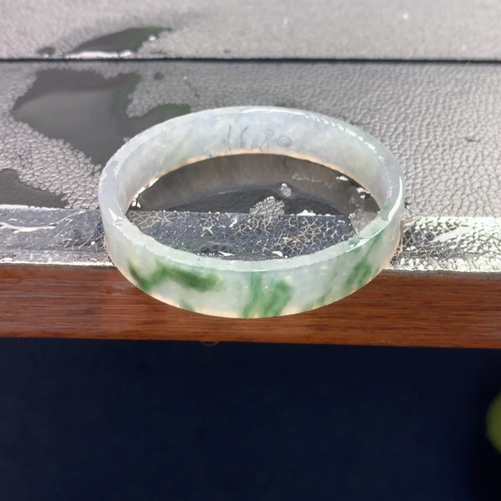 定制翡翠未镶嵌镯子