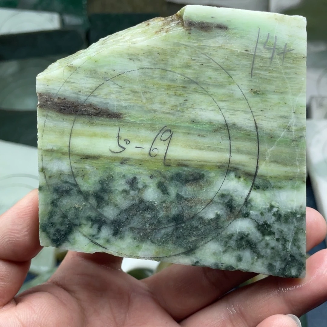 独山玉未镶嵌珠宝奇石定制手镯