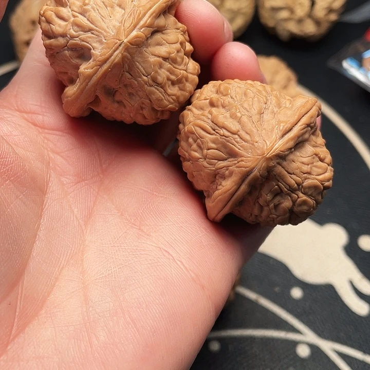 文玩核桃把件九月一对