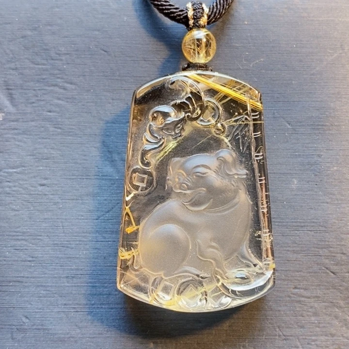 颈饰未镶嵌发晶天然清透体黄钛晶生肖发财猪无事牌