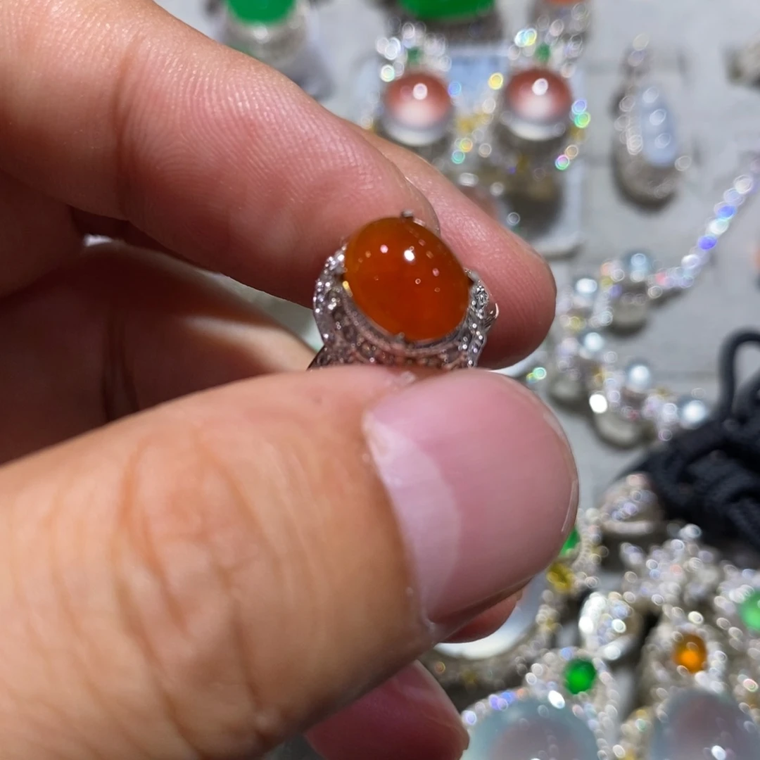 定制翡翠未镶嵌冰红10mm