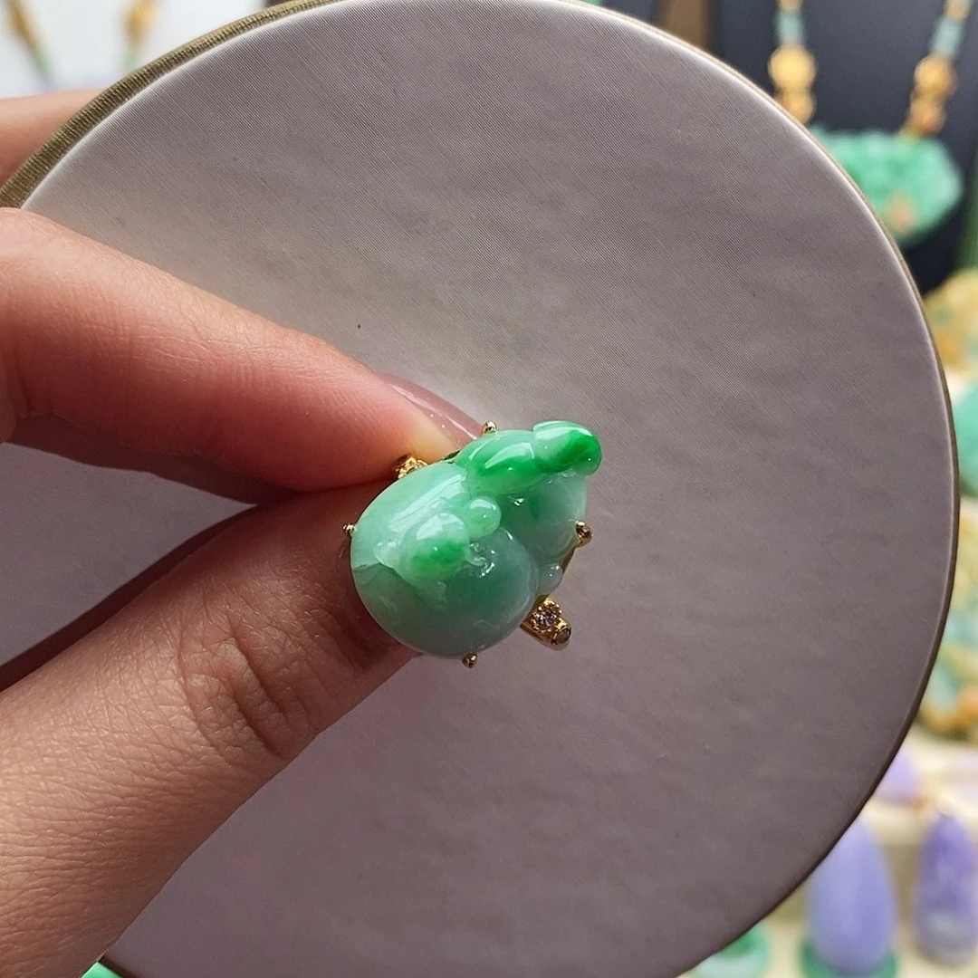 翡翠未镶嵌戒指戒指