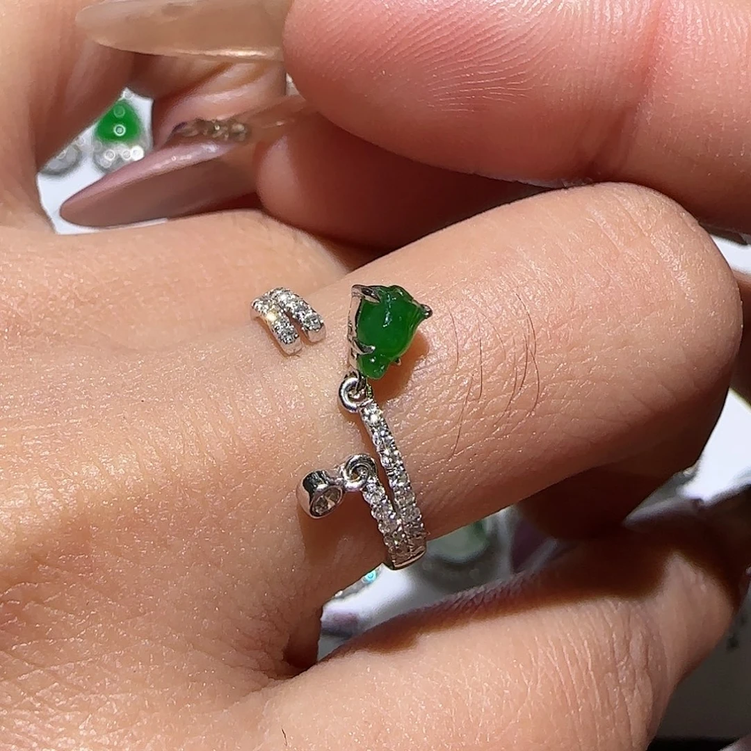 【闪购商品】18K金镶嵌戒指翡翠天然