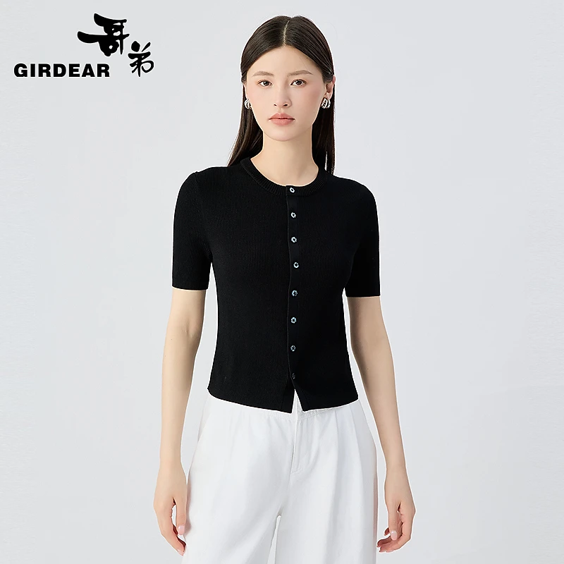 GIRDEAR/哥弟夏季新款简约质感单排扣圆领短袖针织开衫女 148027