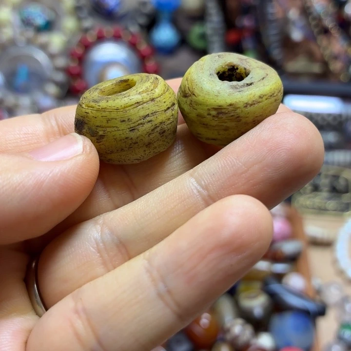 希伯伦老琉璃 卡20左右