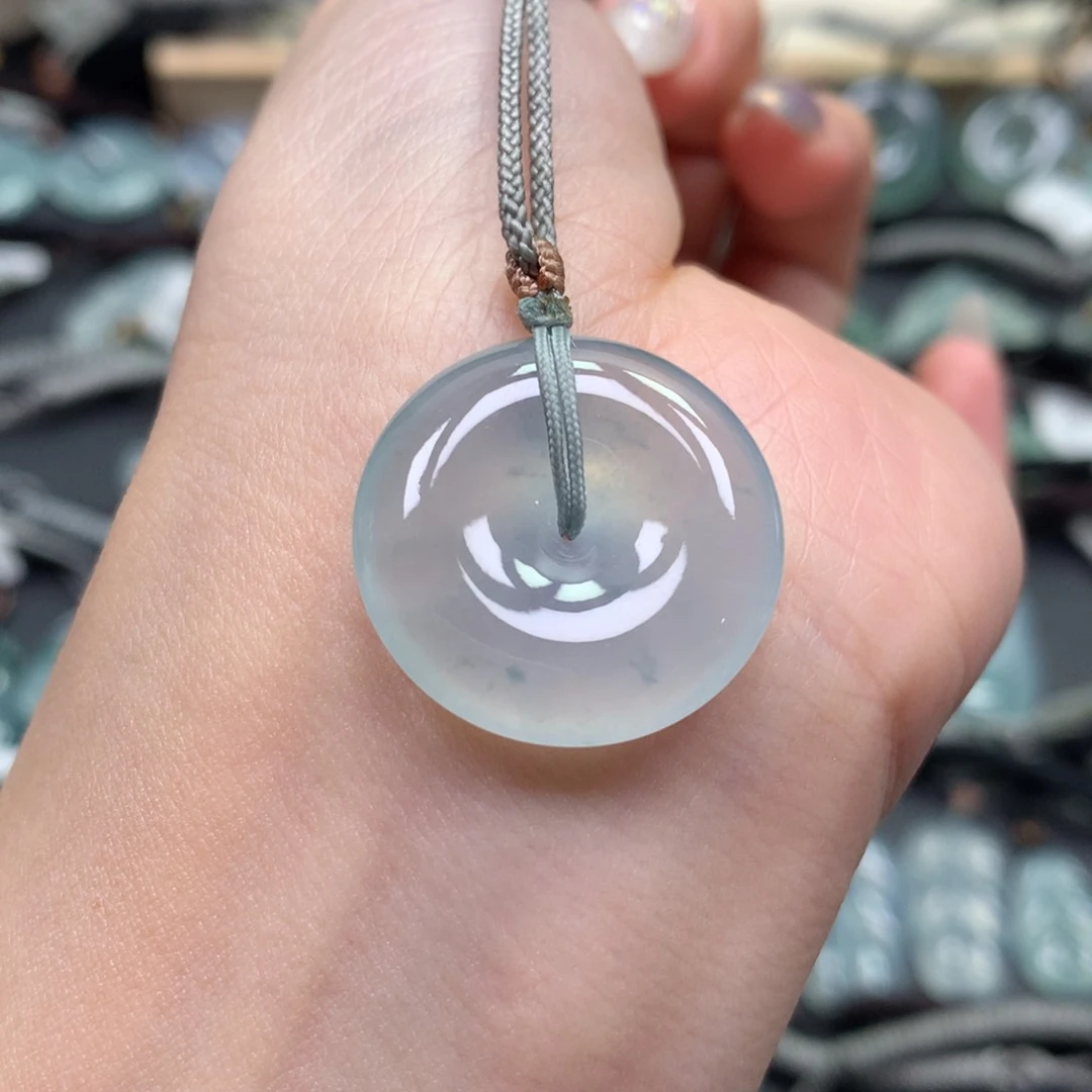 翡翠颈饰未镶嵌扣子