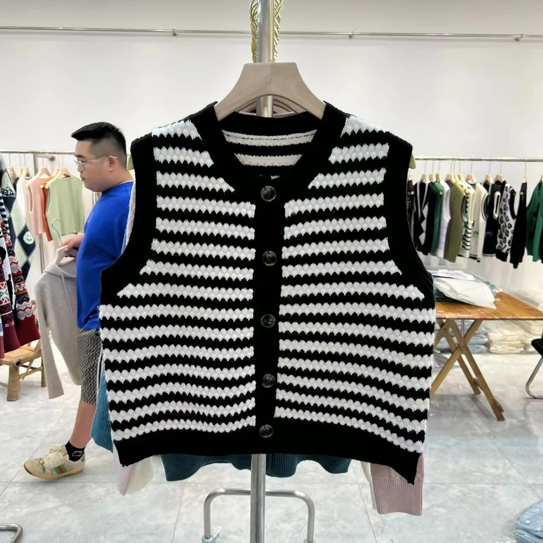 CC黑白条纹针织马甲开衫 M3034