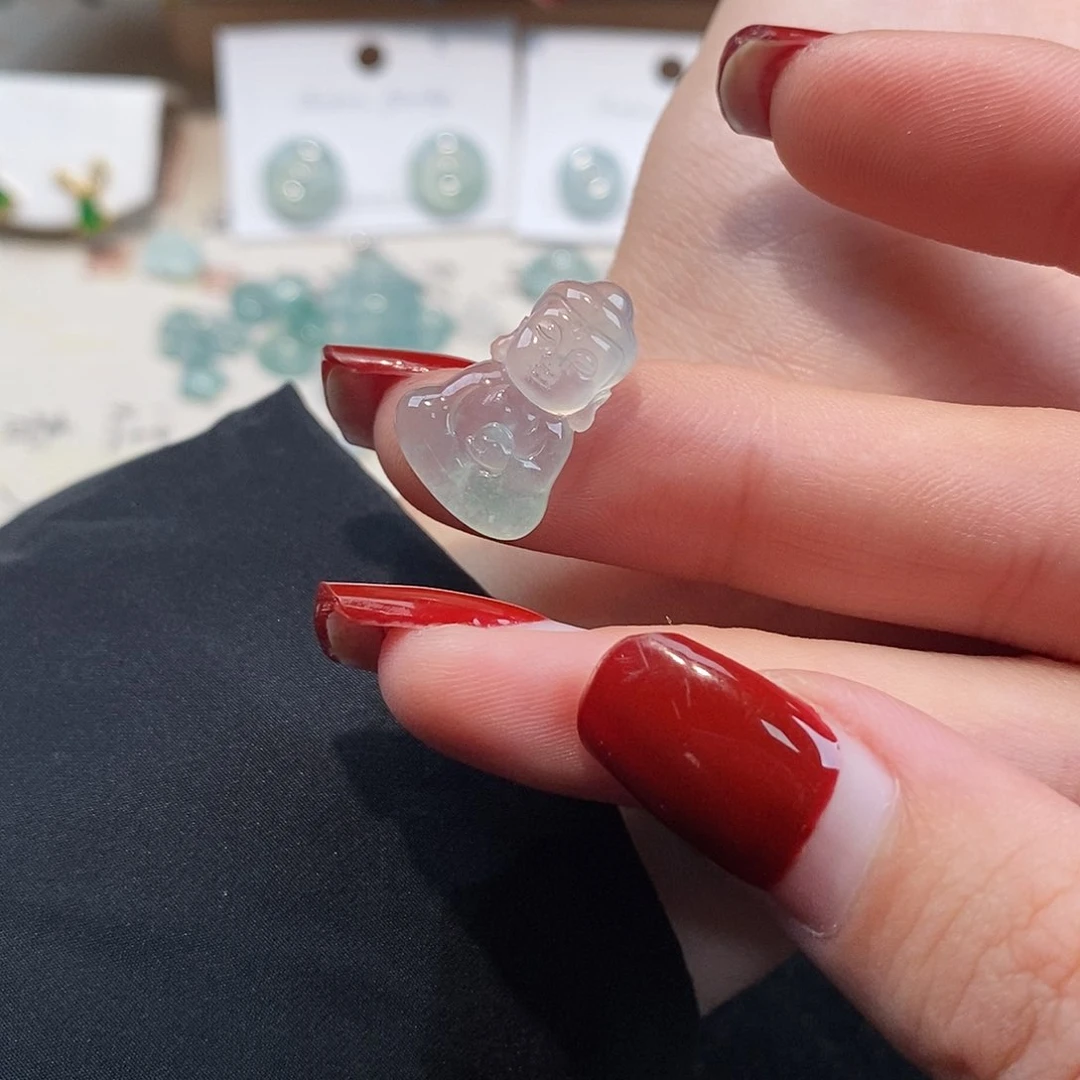 翡翠颈饰未镶嵌Y****e天然翡翠