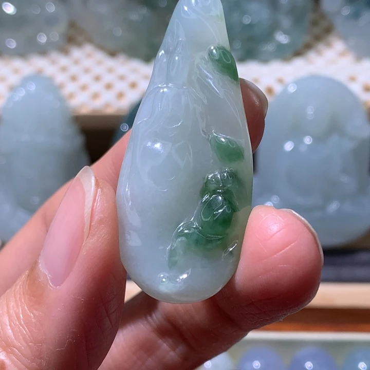 翡翠未镶嵌颈饰无相观音