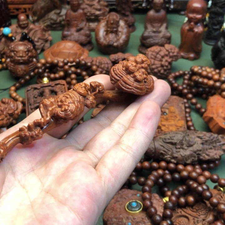 贡木11.6厘米如意手把件