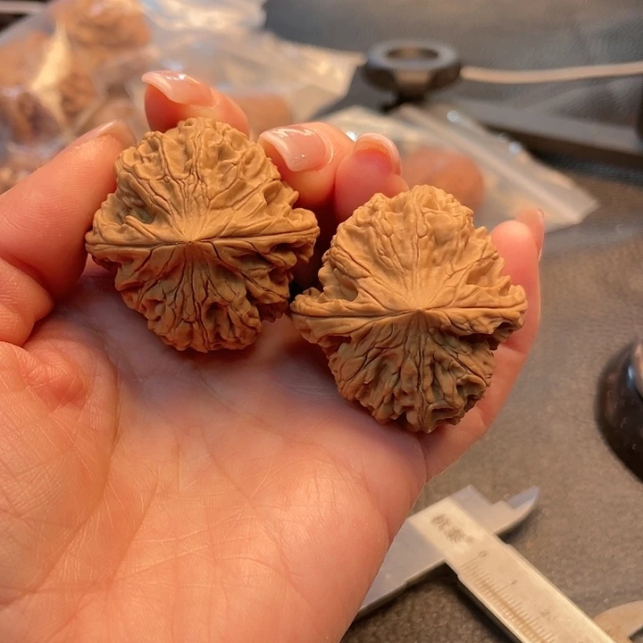 文玩核桃把件鸡心18.8