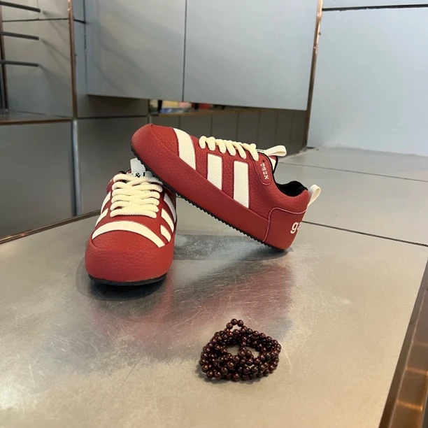 冬季加绒小丑面包男鞋保暖轻便低帮时尚百搭设计款--不喜欢勿拍