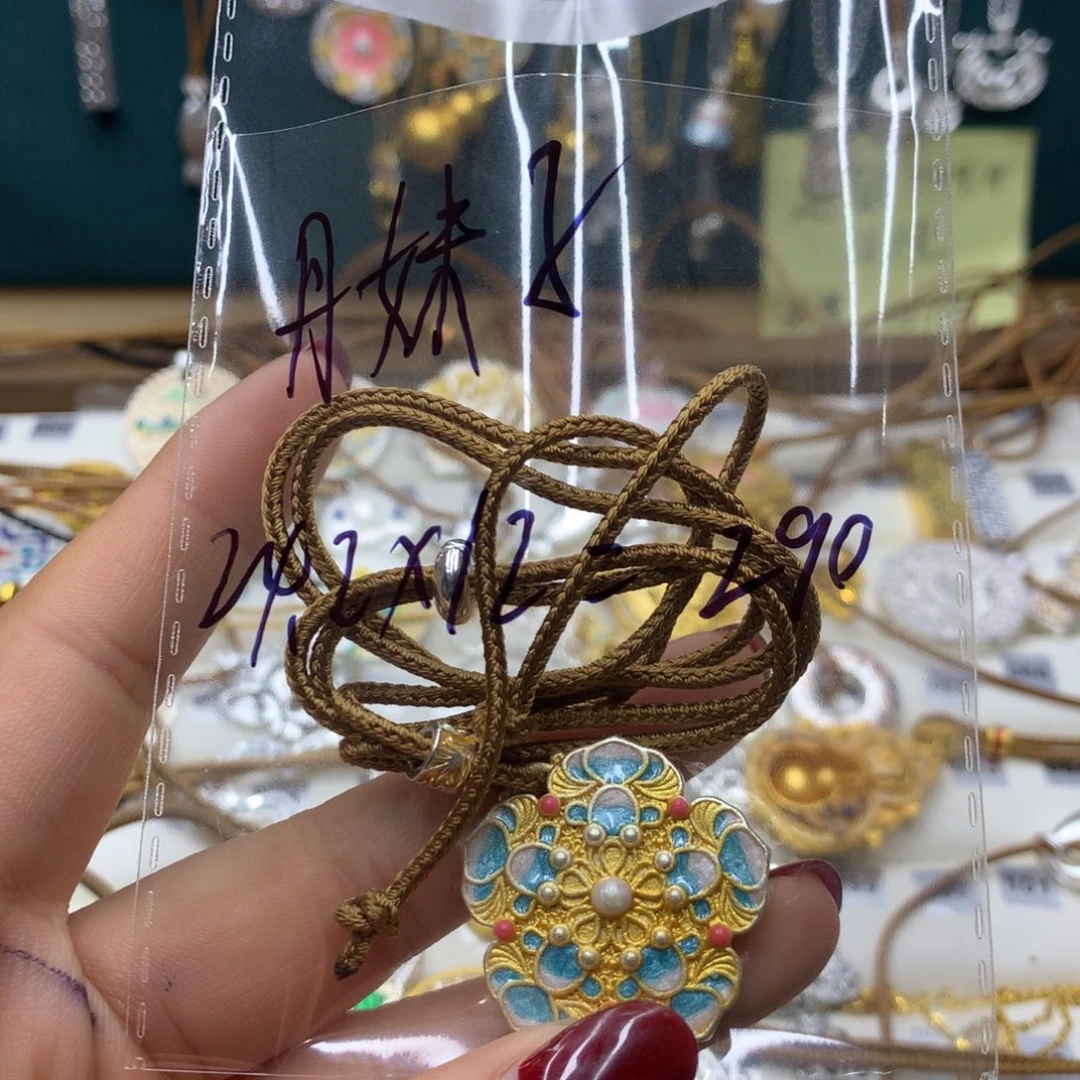 足银直播间选款银饰品