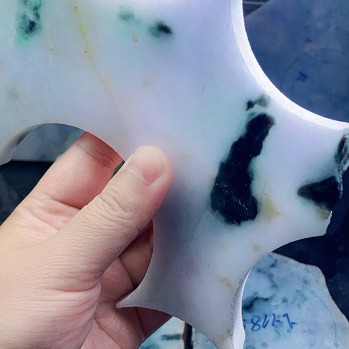 翡翠未镶嵌颈饰毛料45