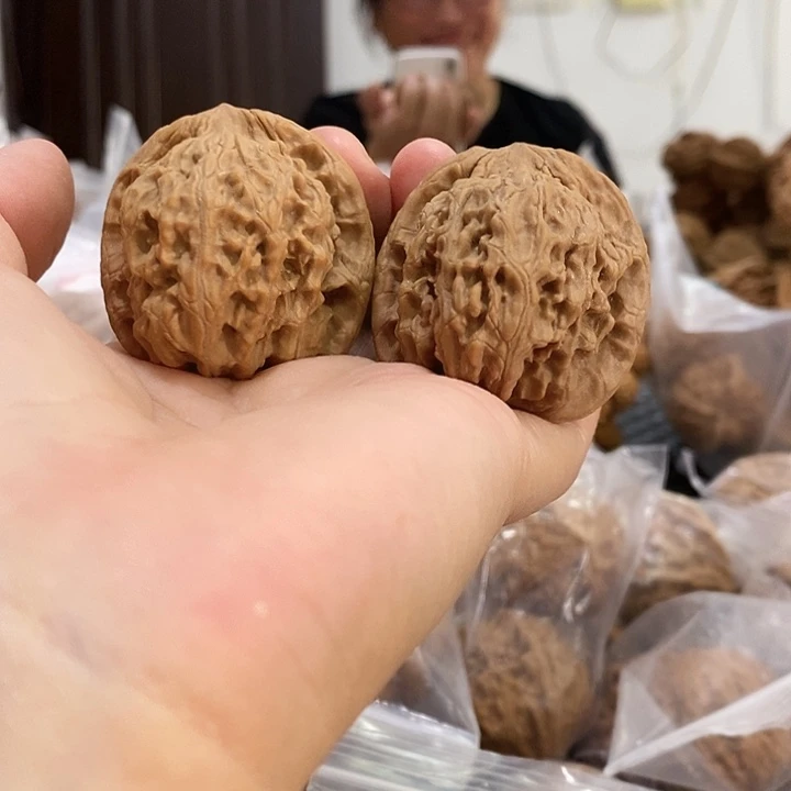 文玩核桃吊坠沾*温41红狮子