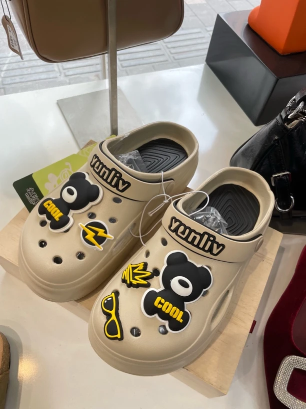 小熊洞洞猪笼鞋男女款