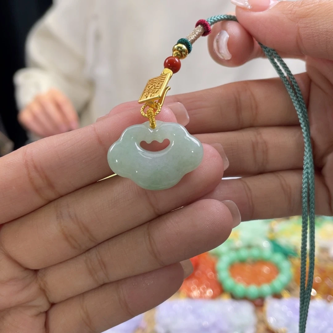 翡翠颈饰未镶嵌代编织