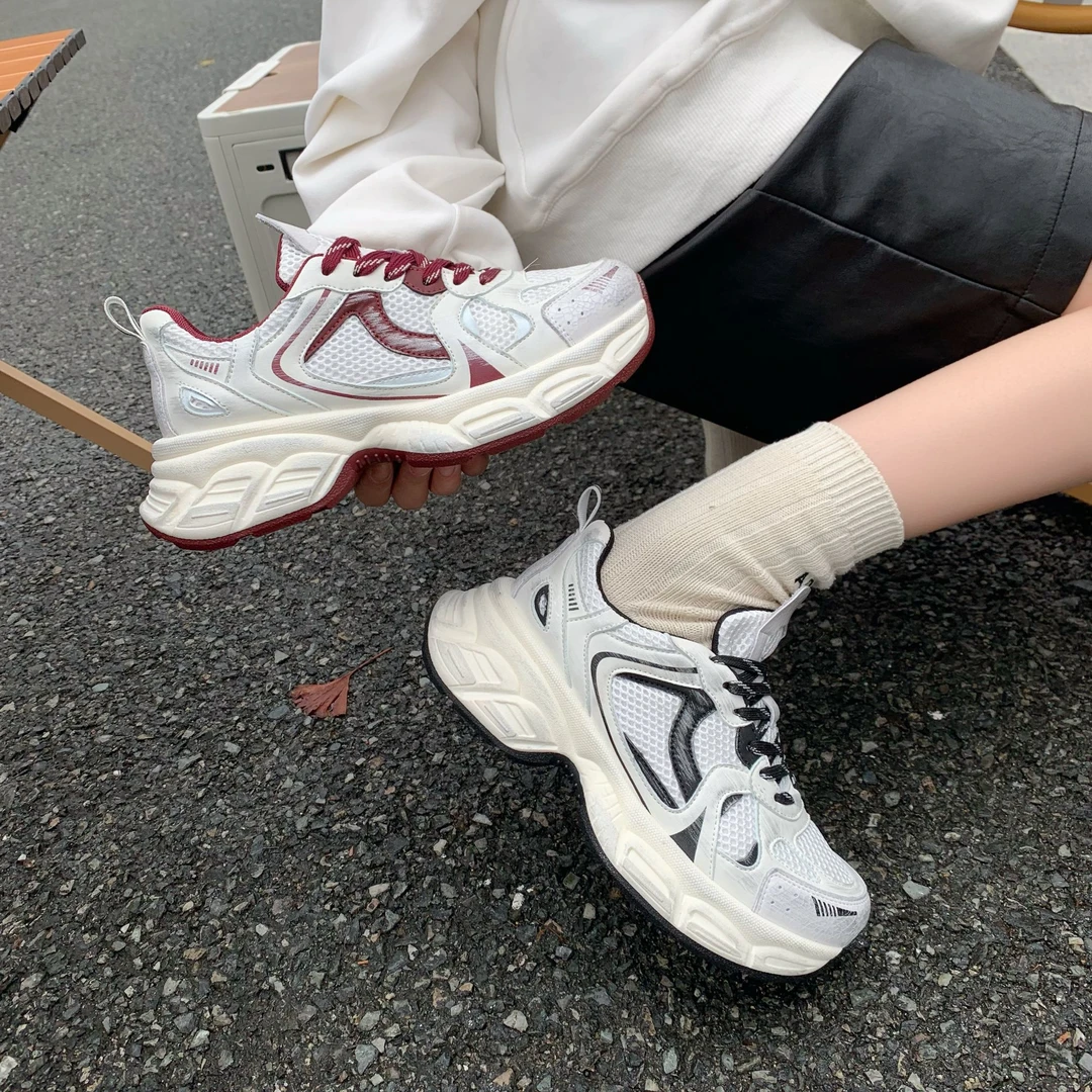 巴黎新时尚休闲鞋情侣四季通用圆头老爹鞋女鞋厚底显高舒适网跑