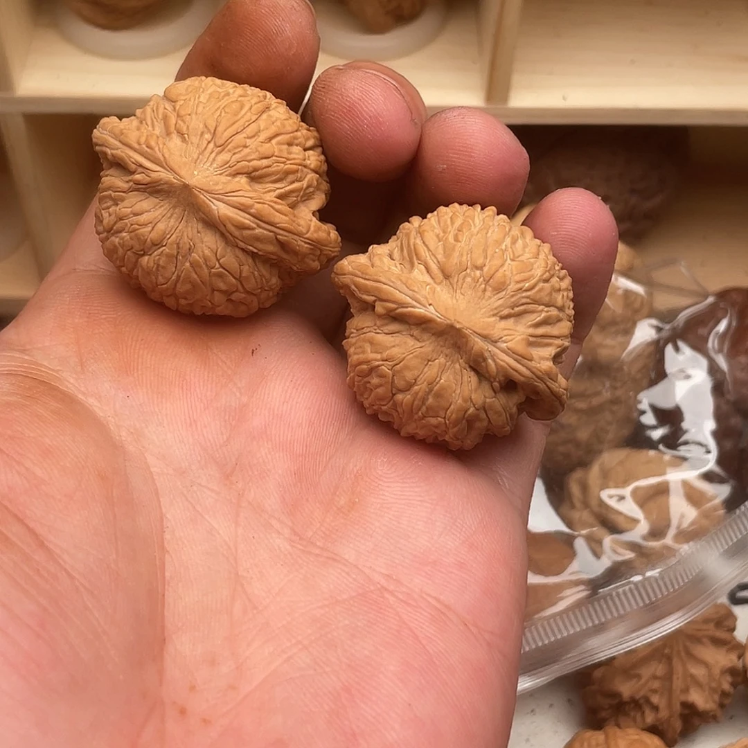芷***兮文玩核桃吊坠泥鳅