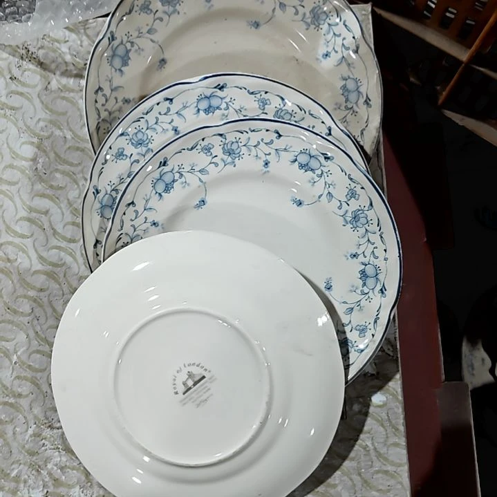 摆件陶瓷盘子碗啥都有