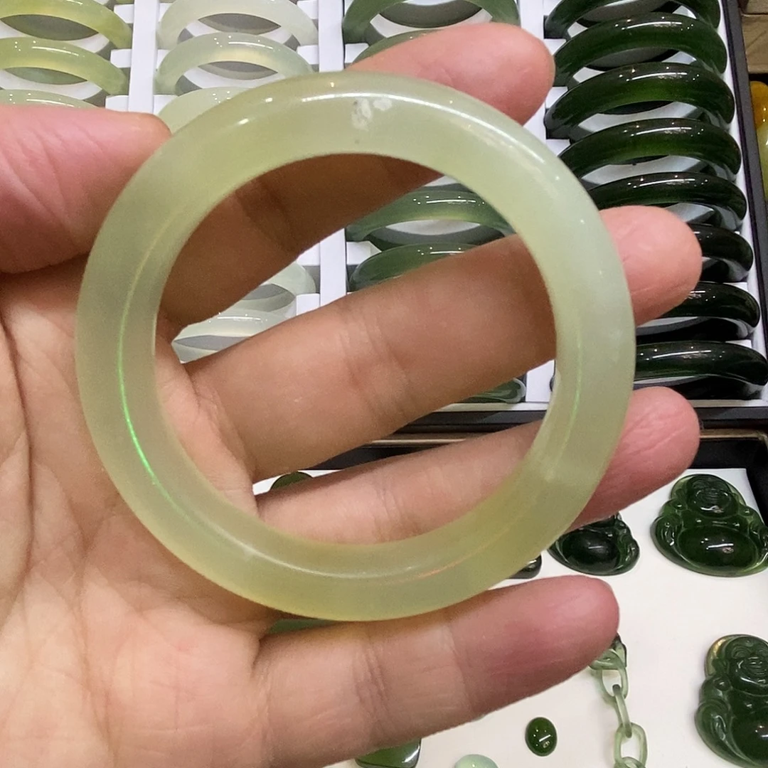 蛇纹石玉未镶嵌手镯微瑕54