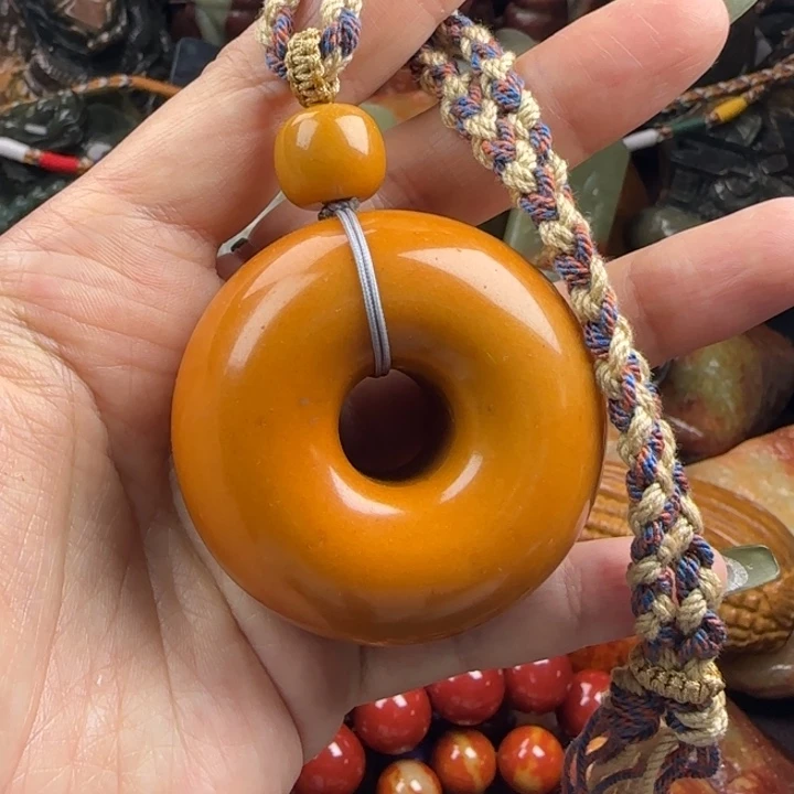 透闪石质玉未镶嵌珠宝奇石