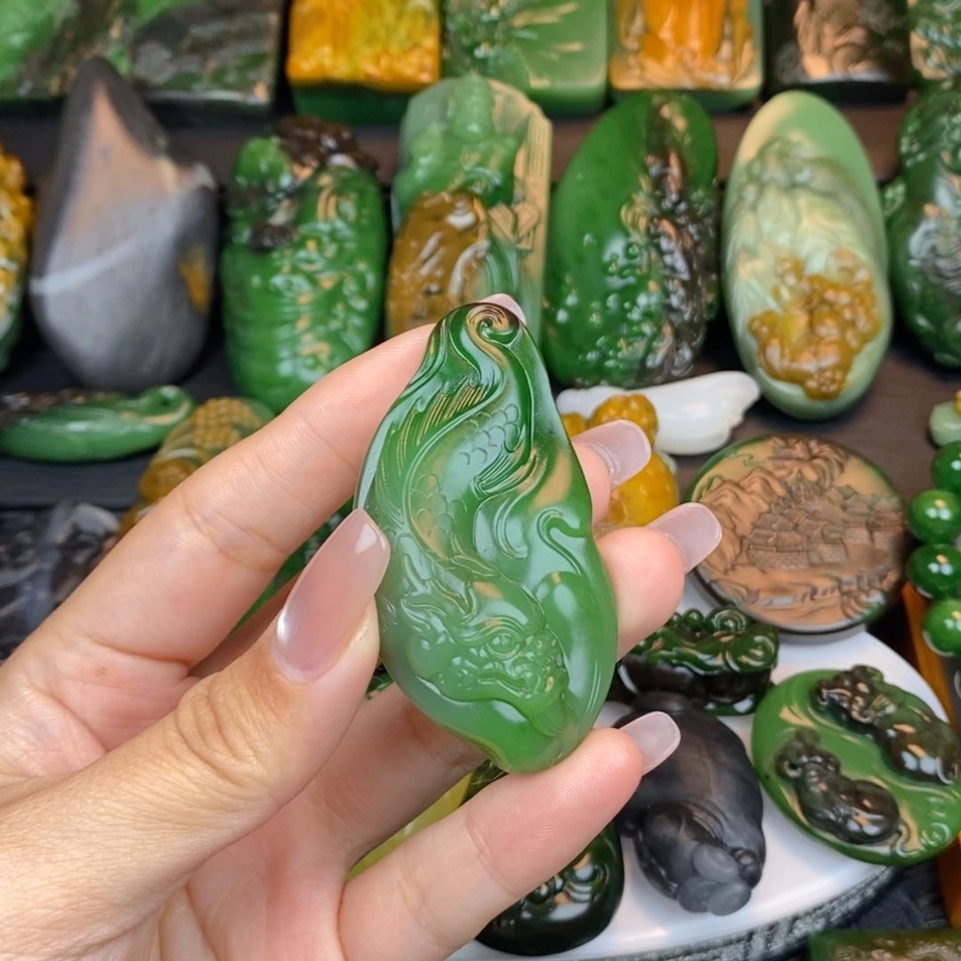 H***y和田玉未镶嵌挂件