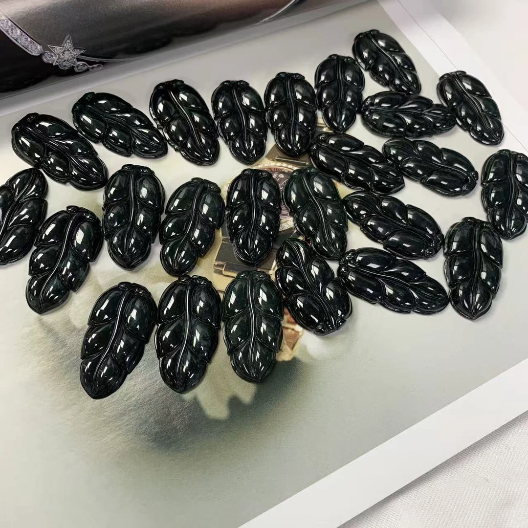缅甸天然A货翡翠精致百塔墨翠树叶玉坠-多样性发其一