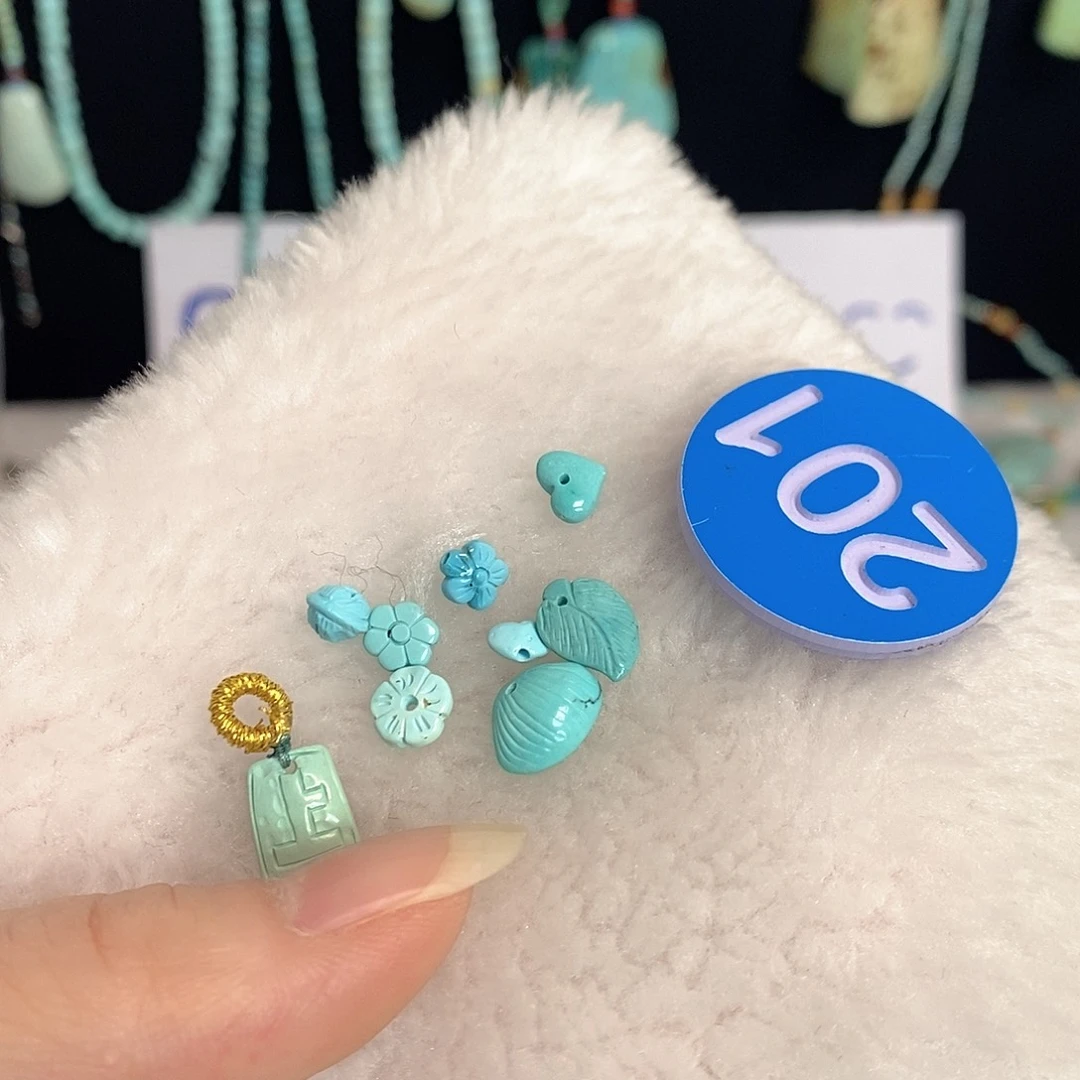 南红玛瑙未镶嵌珠宝奇石