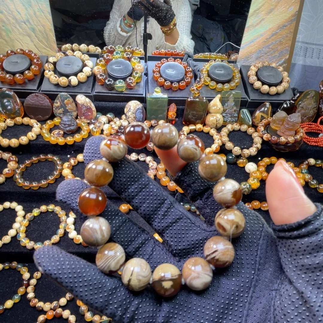 琥珀未镶嵌手串溶洞14