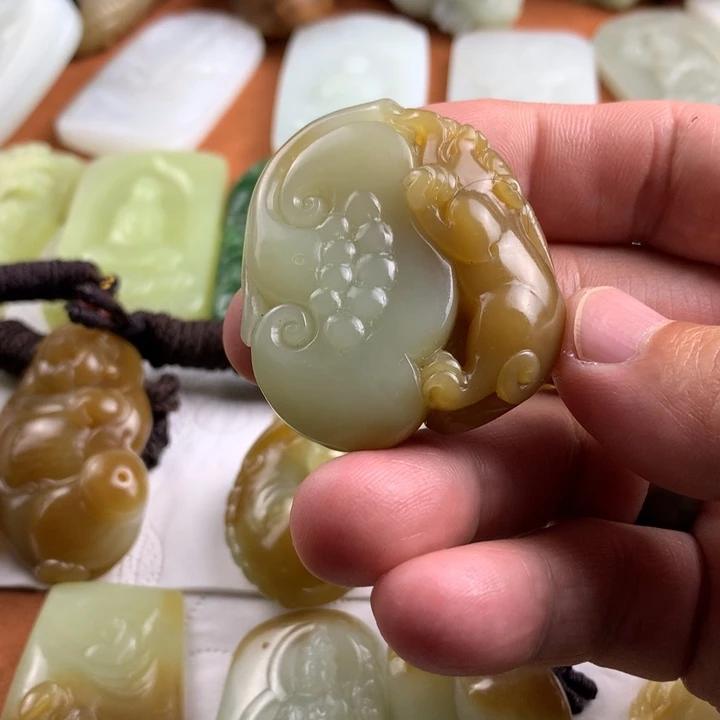 未镶嵌和田玉挂件