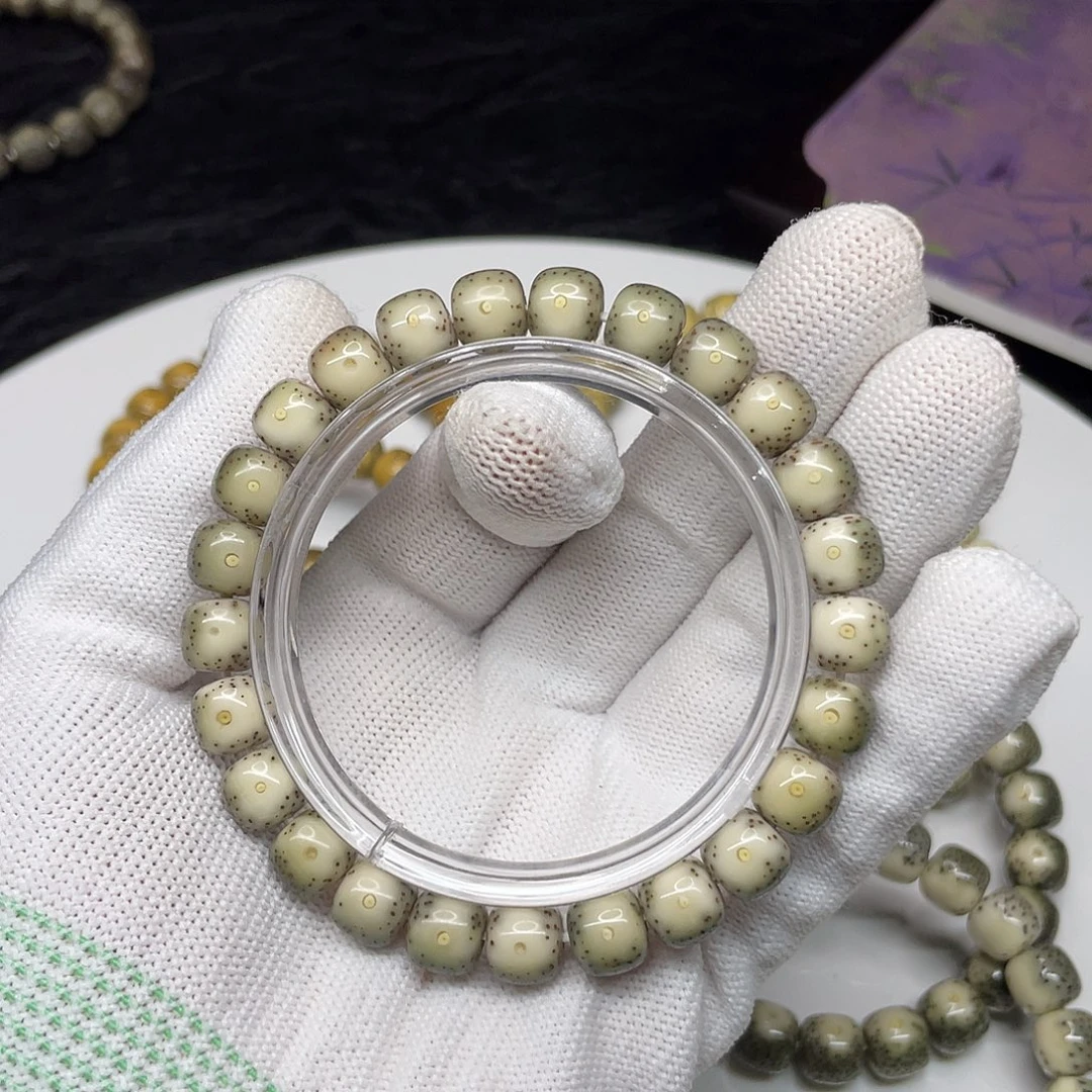 星月菩提吊坠16。9/8绿冰黄金瞳毕业