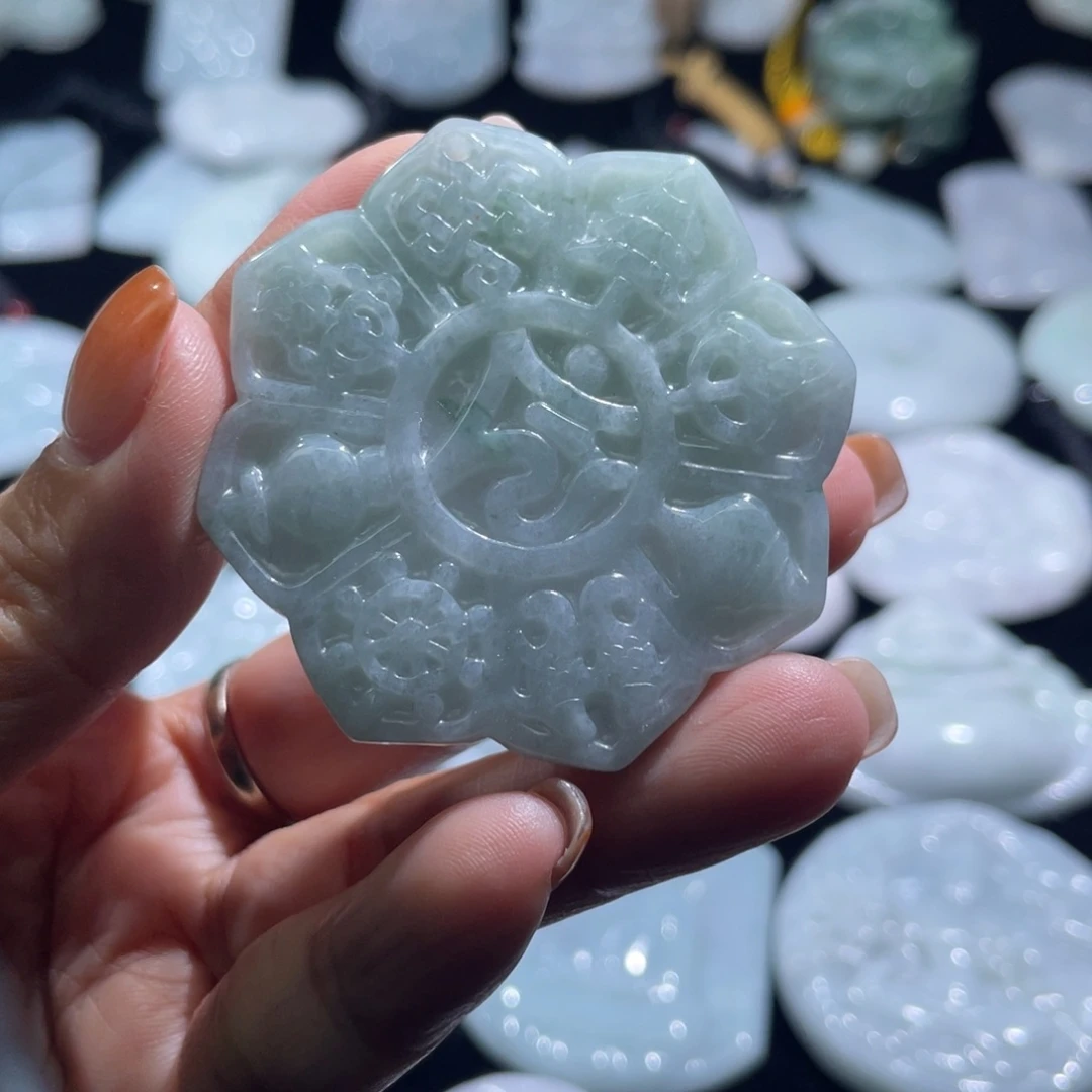 翡翠未镶嵌颈饰时来运转